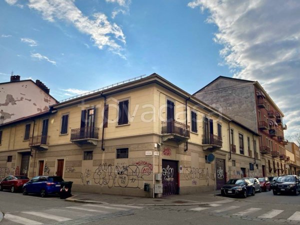 negozio in vendita a Torino in zona Regio Parco