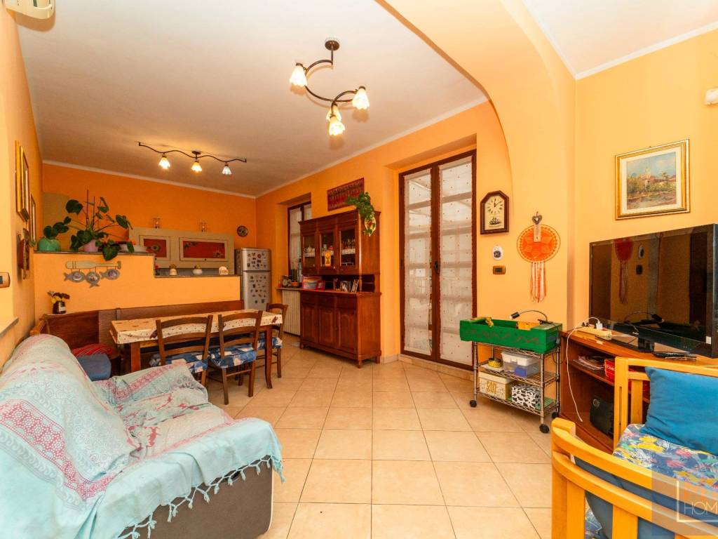 intera palazzina in vendita a Torino in zona Santa Rita