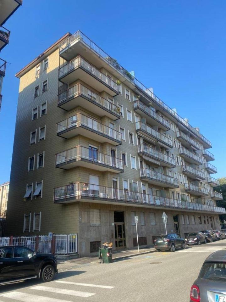 appartamento in vendita a Torino in zona Lingotto