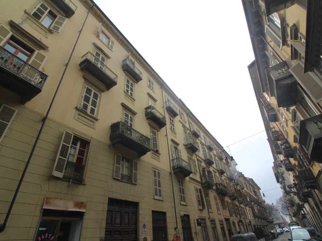 appartamento in vendita a Torino in zona San Salvario