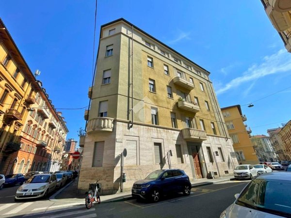 appartamento in vendita a Torino in zona Cit Turin