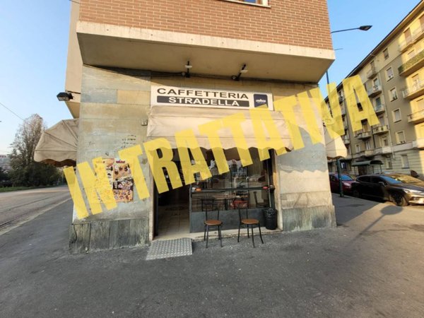 negozio in vendita a Torino in zona Lucento