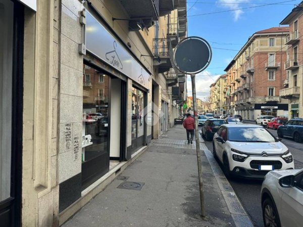 negozio in vendita a Torino in zona Borgo San Paolo