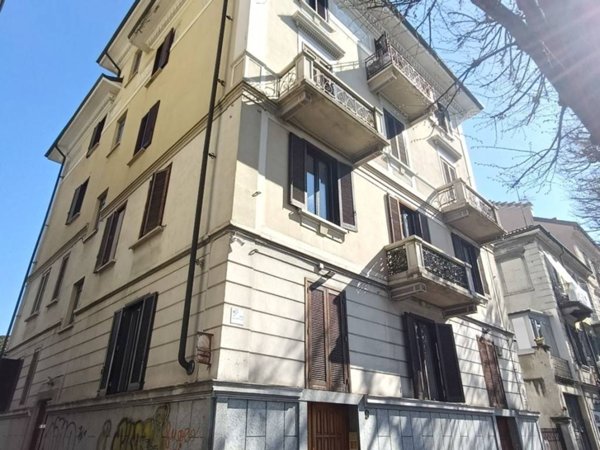 appartamento in vendita a Torino in zona Aurora
