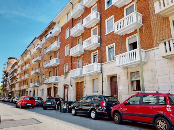 appartamento in vendita a Torino in zona Parella