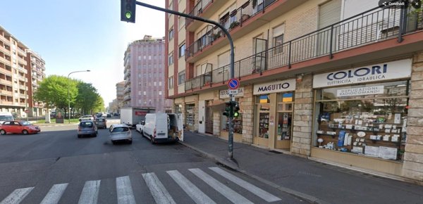 negozio in vendita a Torino in zona Vallette