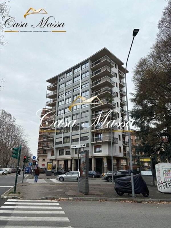appartamento in vendita a Torino in zona Cit Turin