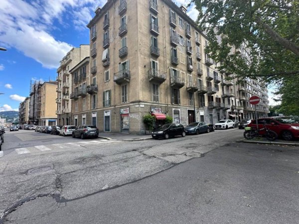 appartamento in vendita a Torino in zona Lingotto