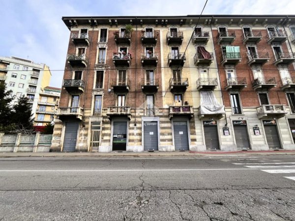 locale commerciale in vendita a Torino in zona Borgata Vittoria