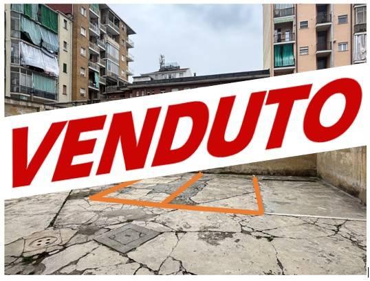 negozio in vendita a Torino in zona Lucento
