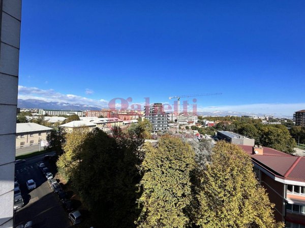 appartamento in vendita a Torino in zona Cit Turin