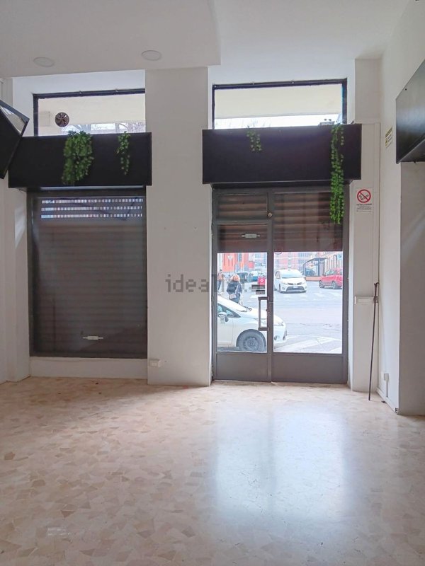 negozio in vendita a Torino in zona Aurora