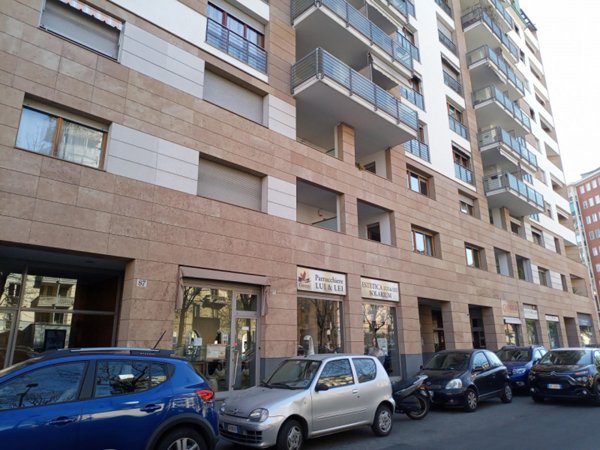 negozio in vendita a Torino in zona Cit Turin