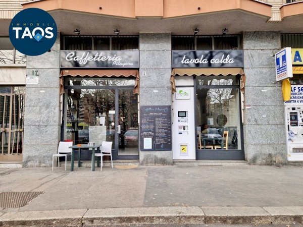 negozio in vendita a Torino in zona Mirafiori Nord
