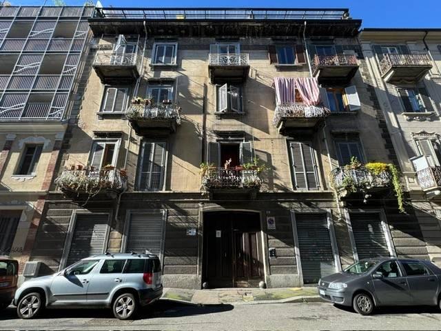 appartamento in vendita a Torino in zona Aurora