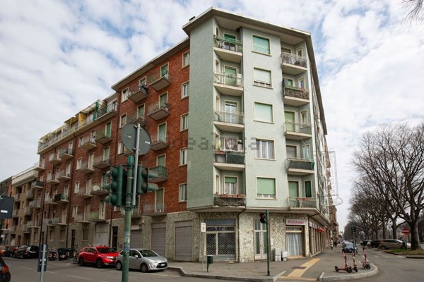 ufficio in vendita a Torino in zona Parella