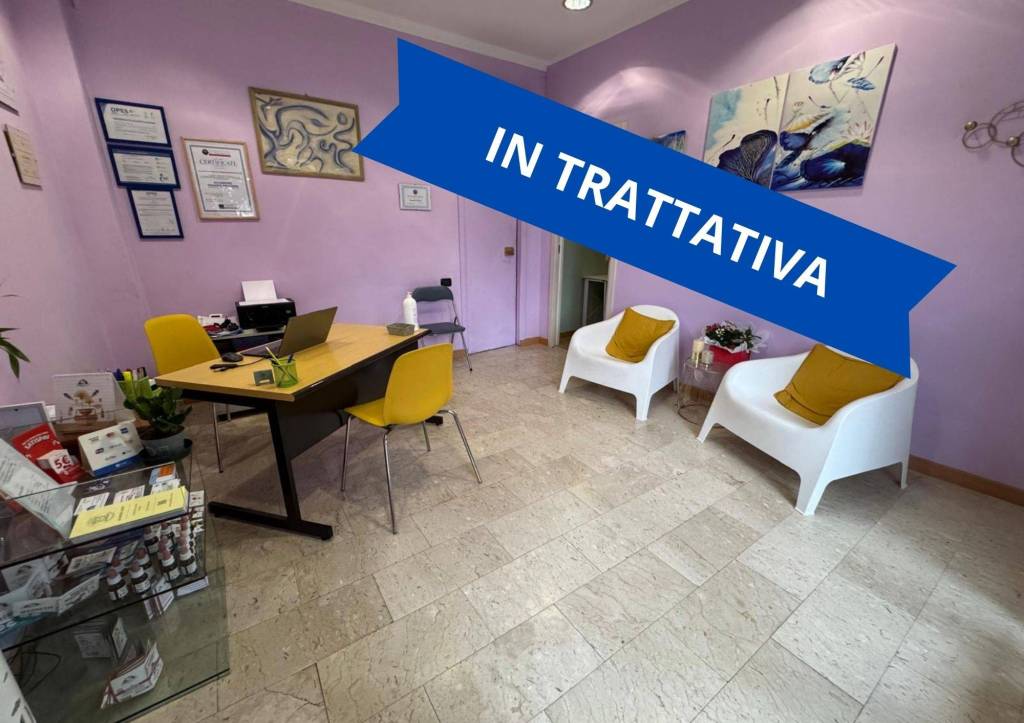 negozio in vendita a Torino in zona Mirafiori Sud