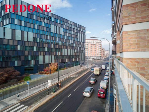 appartamento in vendita a Torino in zona Aurora