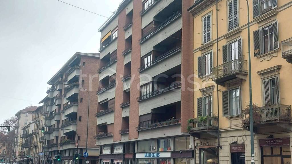 negozio in vendita a Torino in zona Cit Turin
