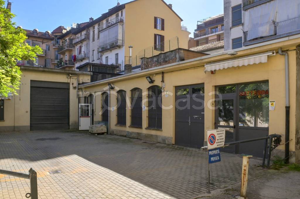 negozio in vendita a Torino in zona San Salvario