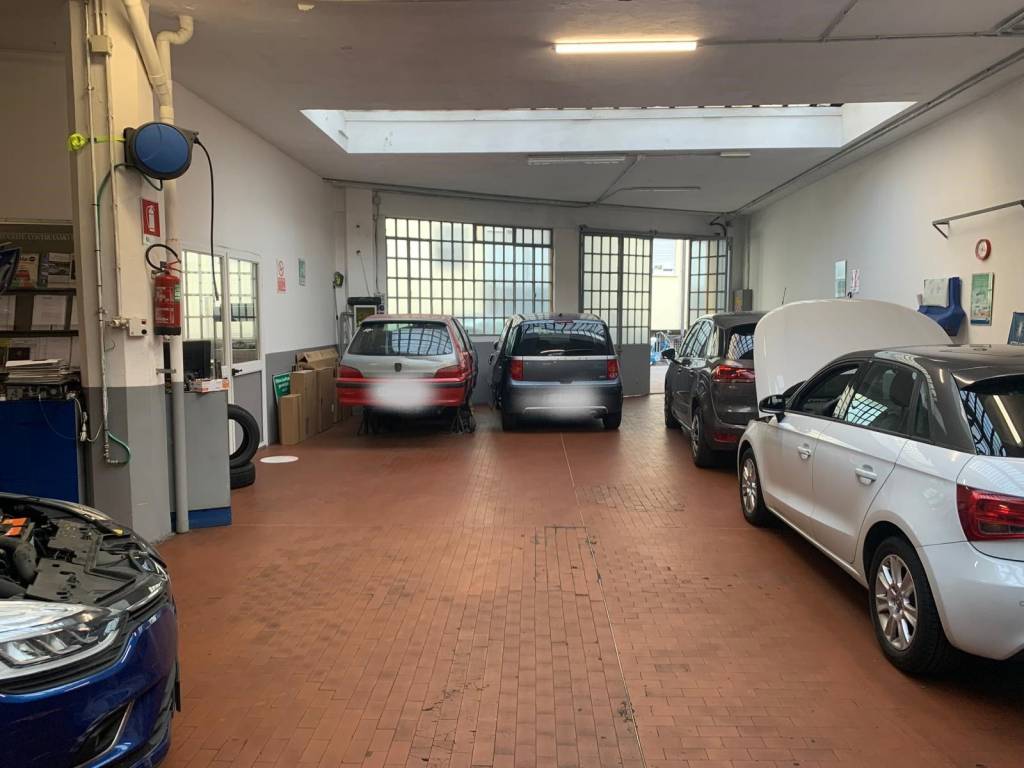 negozio in vendita a Torino in zona Santa Rita