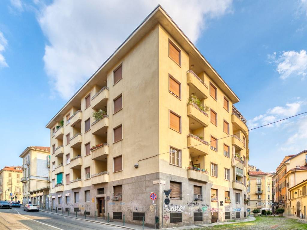 appartamento in vendita a Torino in zona Aurora