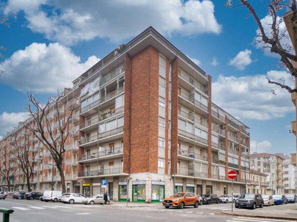appartamento in vendita a Torino in zona Borgata Vittoria