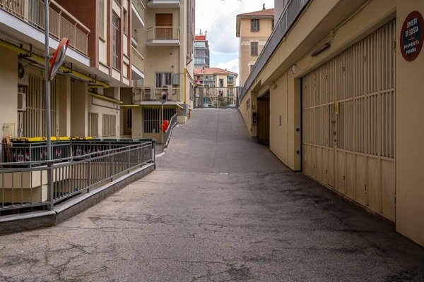 locale di sgombero in vendita a Torino in zona Crocetta