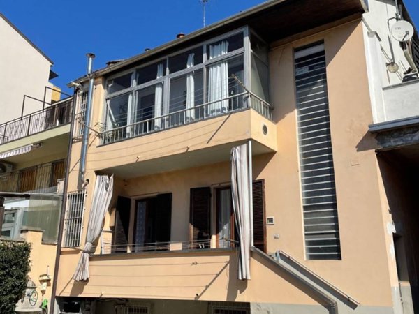 casa indipendente in vendita a Torino in zona Mirafiori Sud