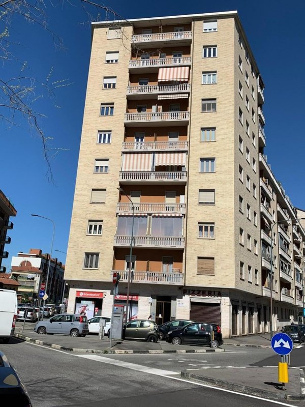 appartamento in vendita a Torino in zona Borgata Vittoria