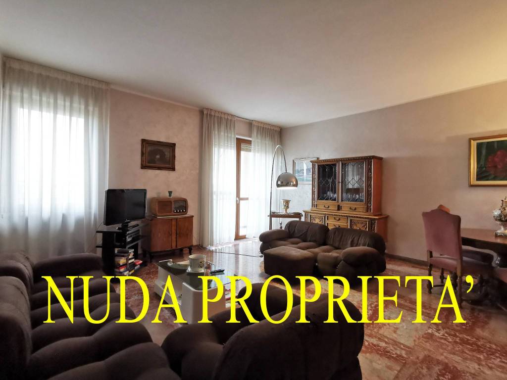 appartamento in vendita a Torino in zona Cit Turin