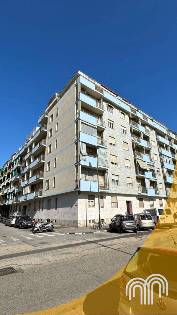 locale commerciale in vendita a Torino in zona Santa Rita