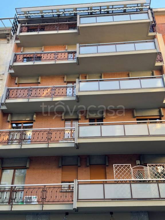 appartamento in vendita a Torino in zona Cenisia