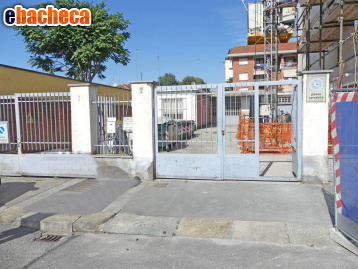 locale commerciale in vendita a Torino