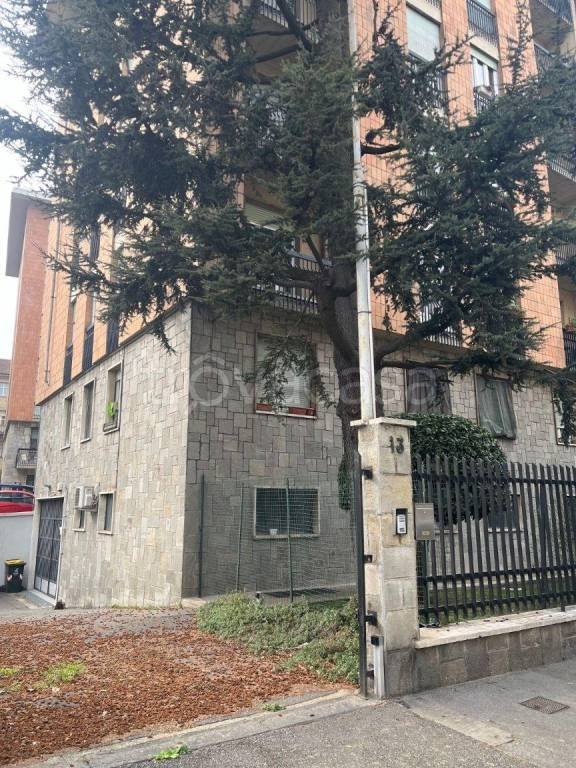 locale commerciale in vendita a Torino in zona San Donato