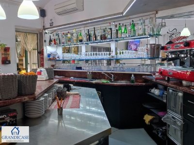 negozio in vendita a Torino in zona Barca