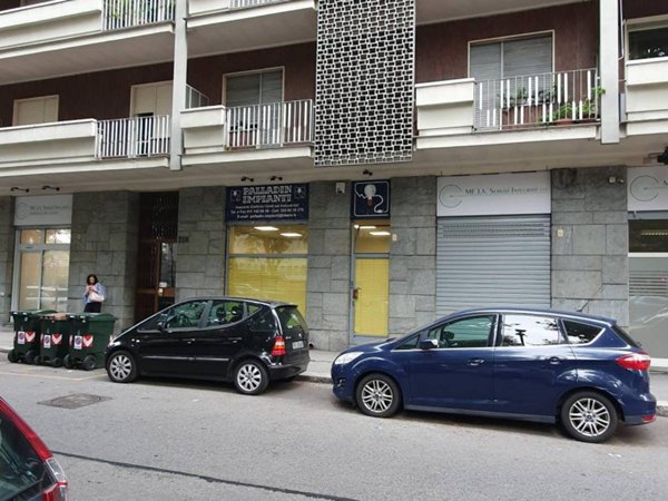 negozio in vendita a Torino in zona Madonna di Campagna