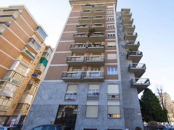 appartamento in vendita a Torino in zona Cenisia
