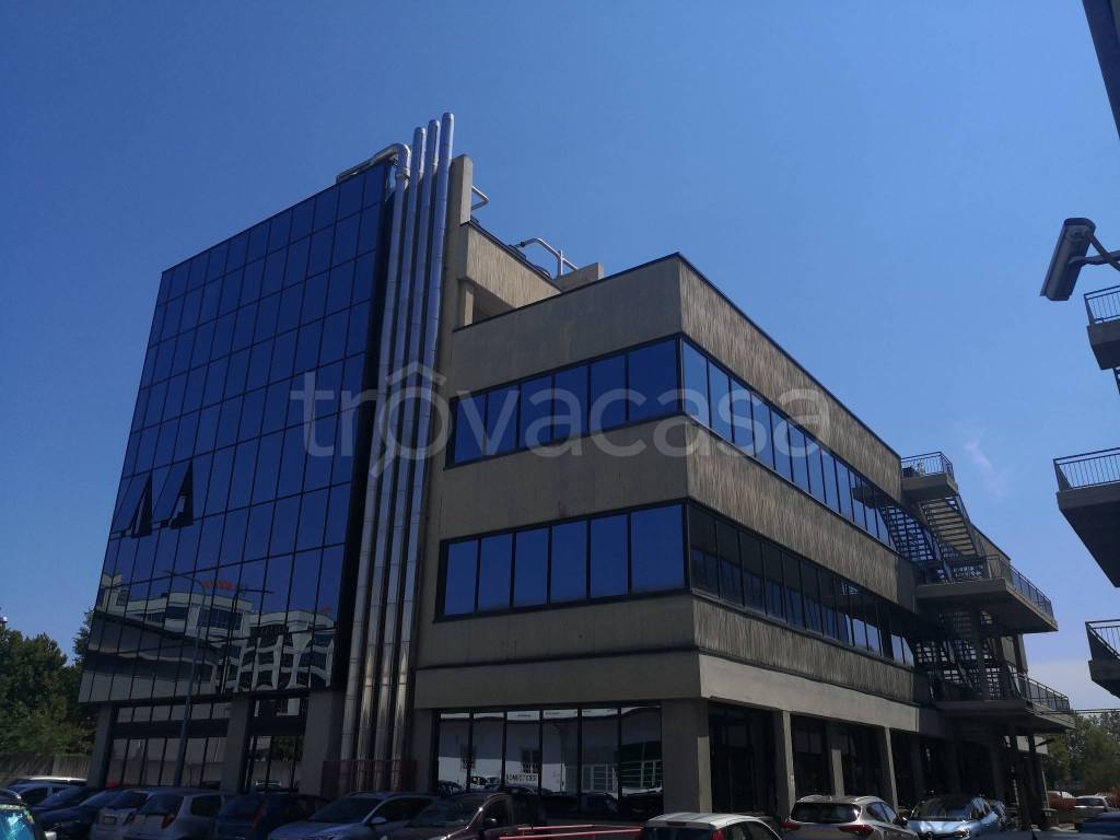 ufficio in vendita a Torino in zona Mirafiori Sud