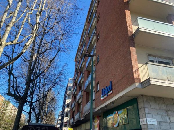 appartamento in vendita a Torino in zona Lingotto