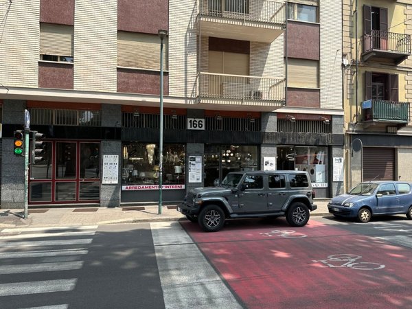 locale commerciale in vendita a Torino