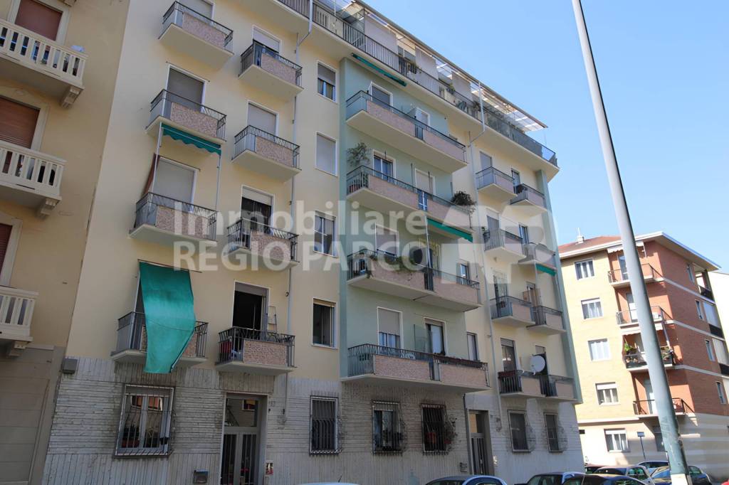 appartamento in vendita a Torino in zona Borgata Vittoria