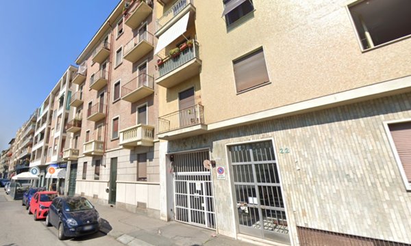 negozio in vendita a Torino in zona Lingotto