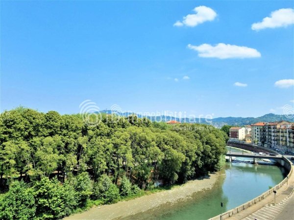 appartamento in vendita a Torino in zona Regio Parco