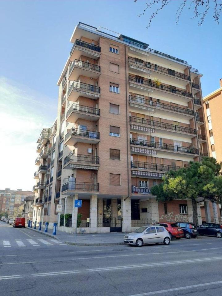 appartamento in vendita a Torino in zona Lingotto