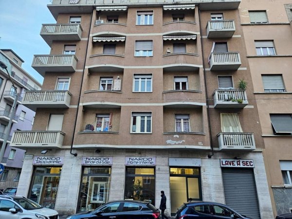 locale commerciale in vendita a Torino in zona Santa Rita