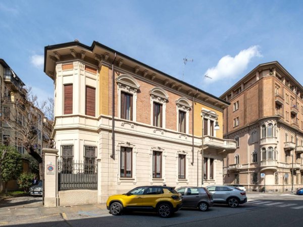 appartamento in vendita a Torino in zona Crocetta