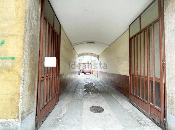negozio in vendita a Torino in zona Mirafiori Nord