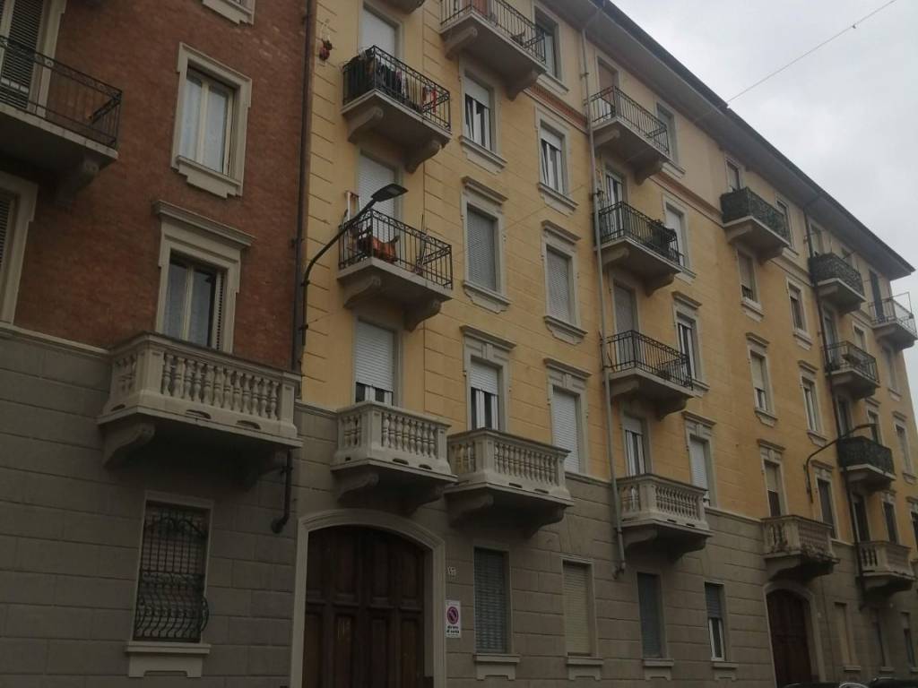 appartamento in vendita a Torino in zona Borgata Vittoria