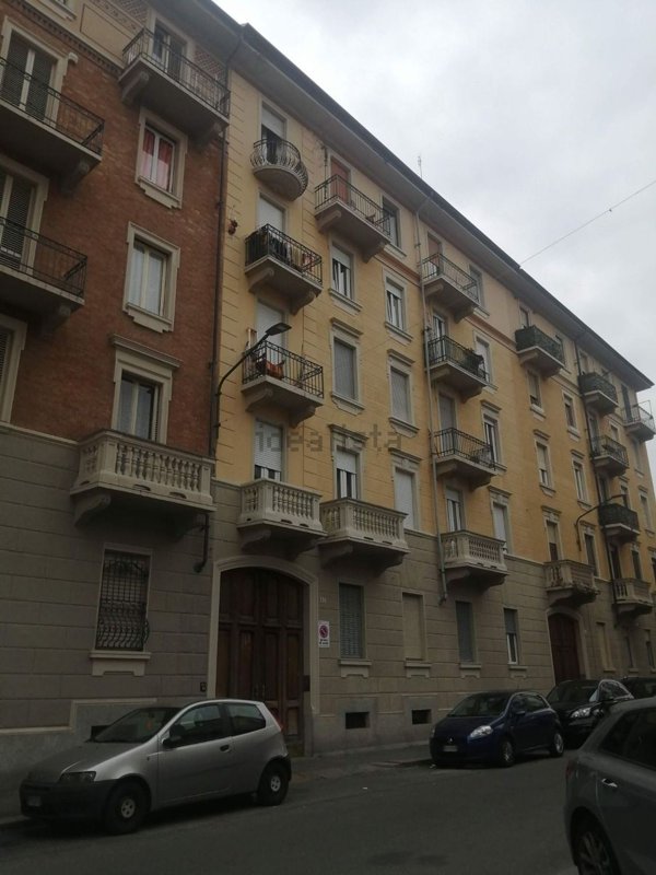 appartamento in vendita a Torino in zona Borgata Vittoria